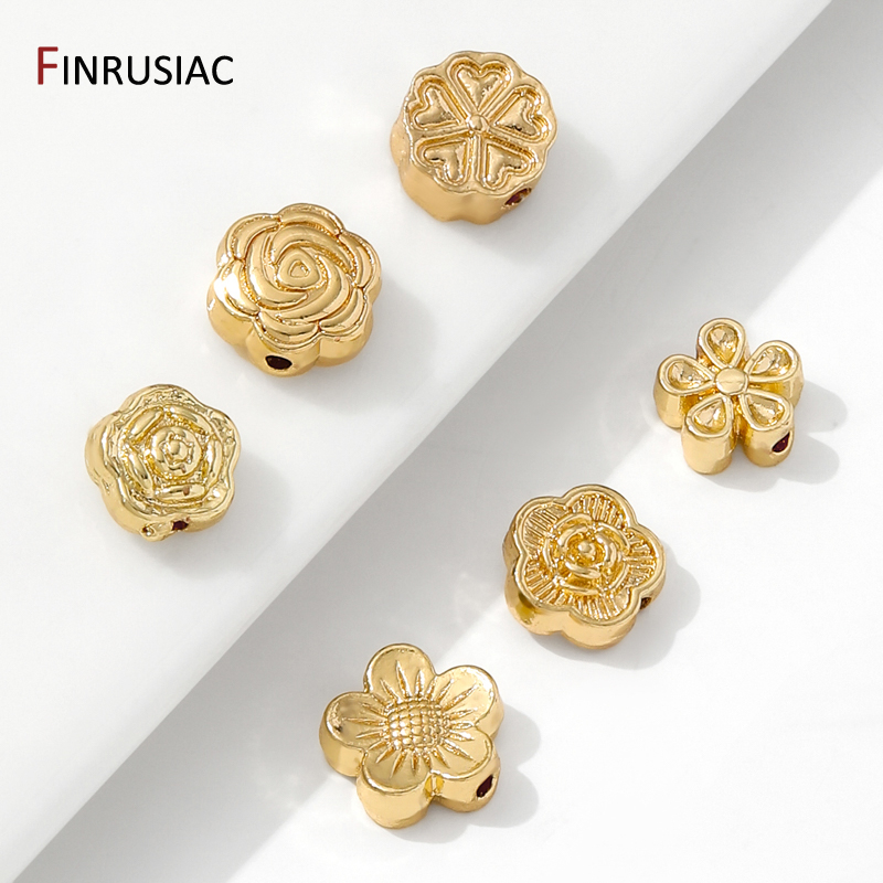 Flower Supplies - ลูกปัดทองเหลืองชุบทอง 14K รูปดอกไม้ ลูกปัดแบนสำหรับงาน DIY ทำสร้อยข้อมือ